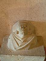 Corbeau a tete humaine, pierre, 14eme, vient de l'eglise St Nazaire, musee de Carcassonne (3)